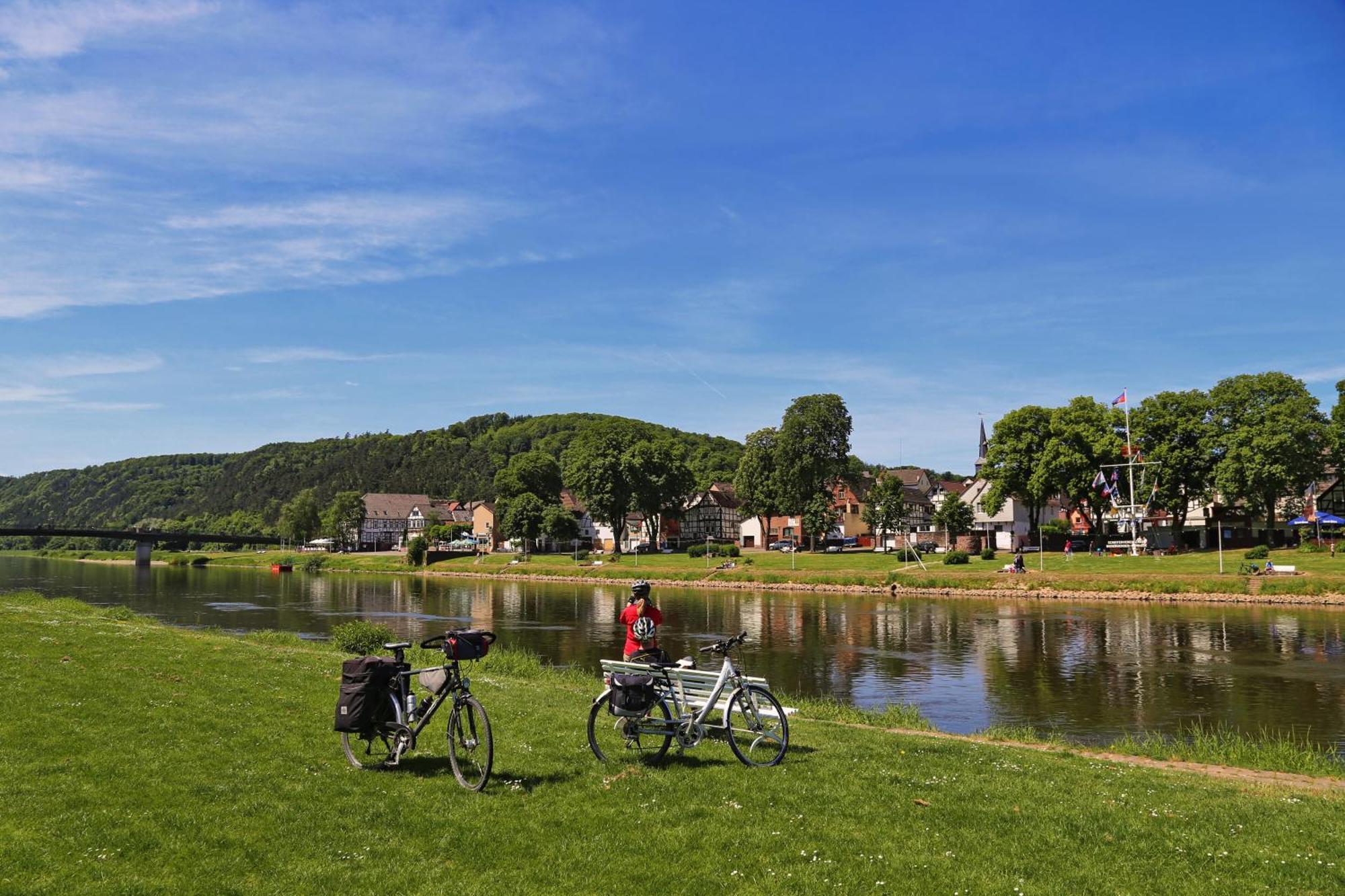 Ferienwohnungen Am Weserstrand Bodenwerder Exterior photo